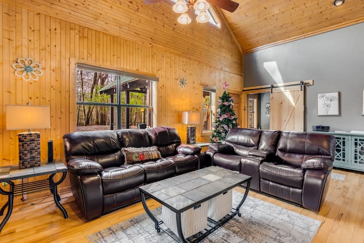 Yonah Escape~ R&r Getaway~hot Tub~10 Mins To Helen - Cleveland, GA