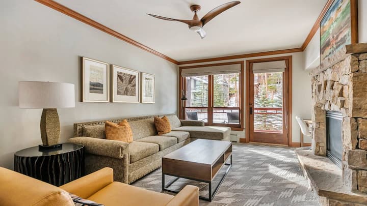 ห้องนั่งเล่น (วิลล่าที่สวยงามและที่ตั้งของวิลล่าจะได้รับมอบหมายในวันเช็คอิน)