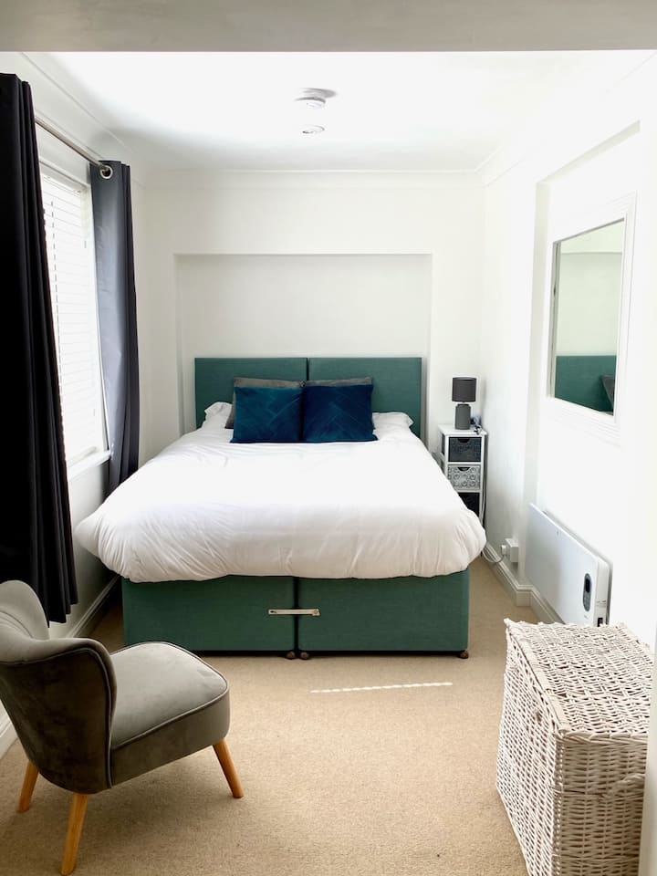 Bedroom 1 Ground Floor King Bed