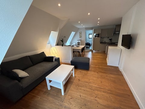 Popular Airbnb listing: L'Annexe - Terrace apartment 100 m from the beach in Lion Sur Mer