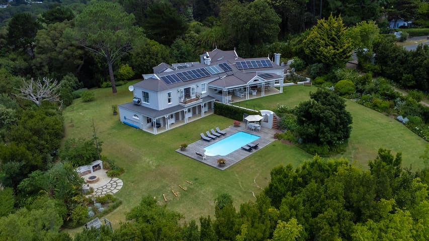 Beautiful peaceful villa with exceptional views