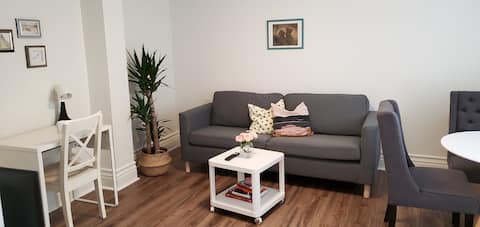 Popular Airbnb listing: Cozy 1BR Suite • Heart of Danforth • Near Subway in Toronto—Danforth
