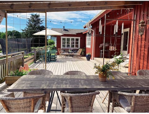 Family-friendly villa near the sea