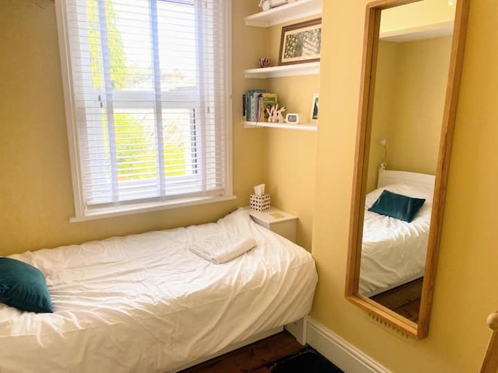 Small bedroom at 122