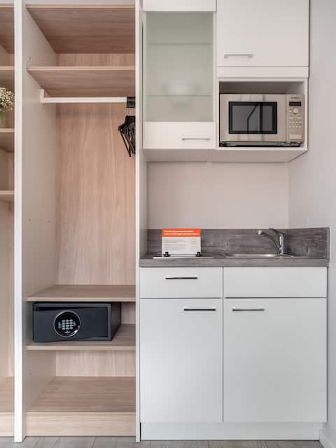 Top Airbnb: Numa | M Single-Studio with Kitchenette & Balcony in Bockenheim