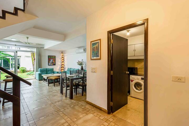 Dining area image 1