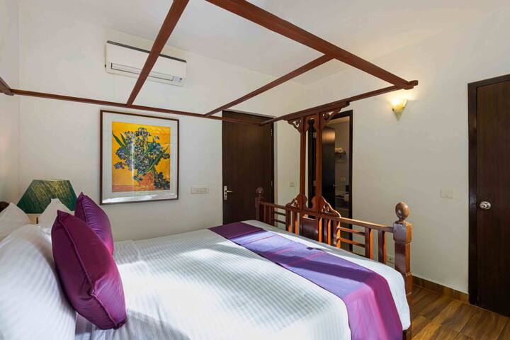 Bedroom 1 image 4