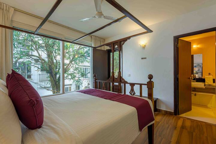Bedroom 1 image 2
