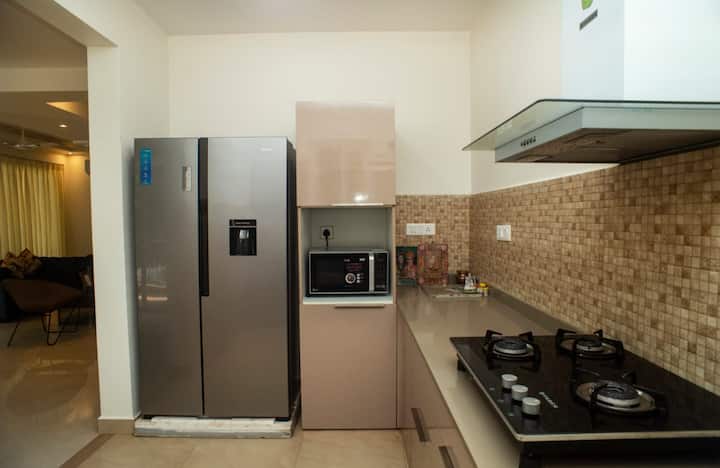 Full kitchen image 1
