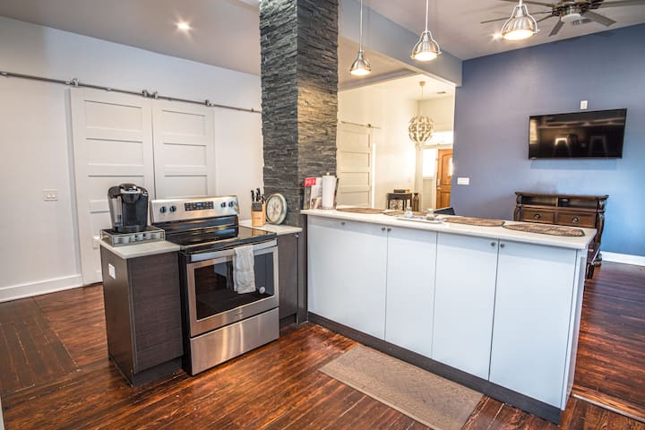 Prosperity Place Remodeled 3BR/2BA near Downtown