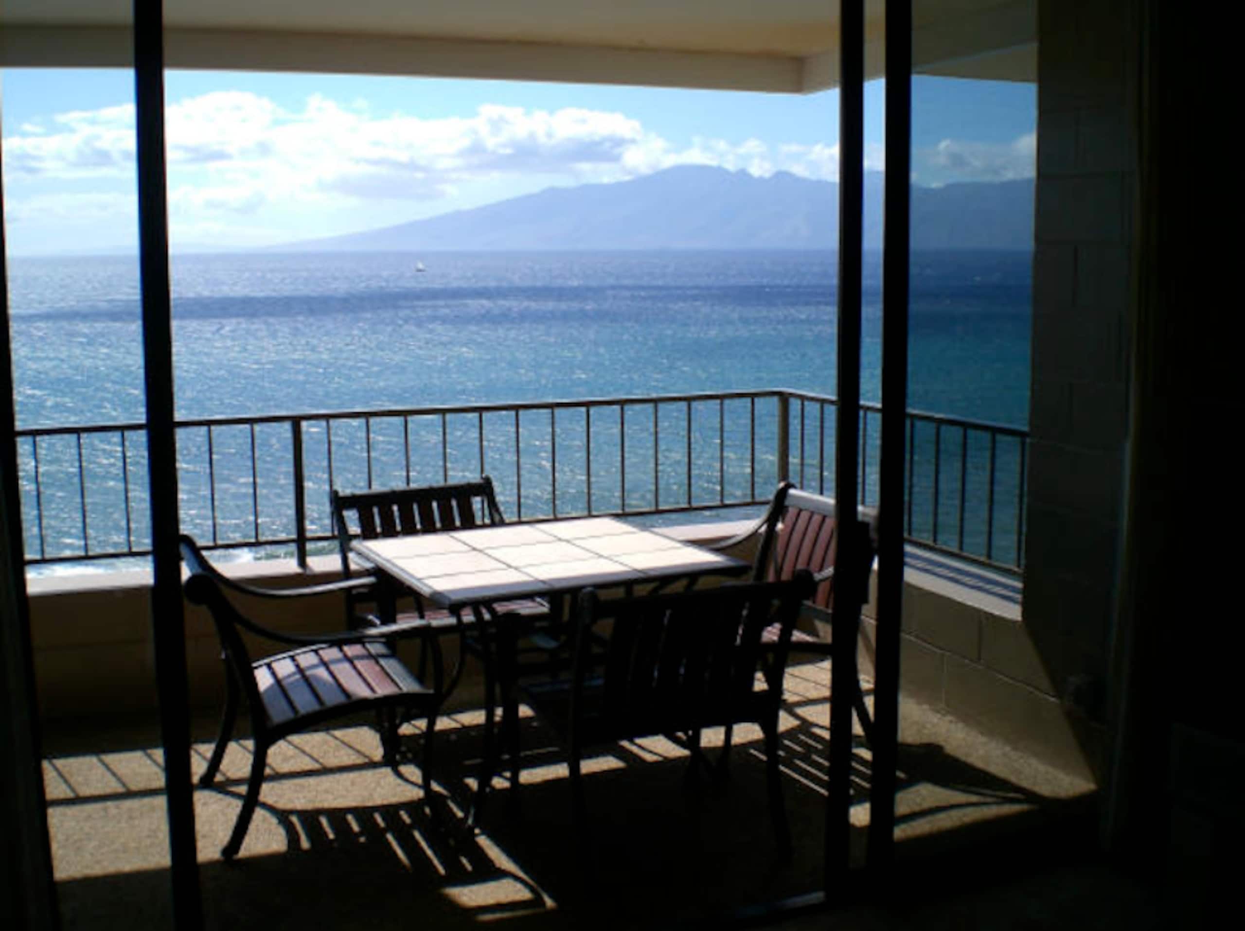 Condo in Lahaina · ★4.83 · 1 bedroom · 2 beds · 1 bath - Image 10