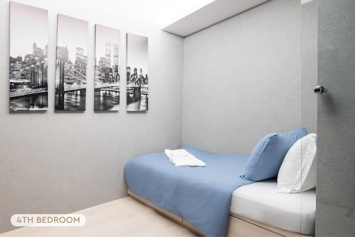 Chumba cha 4 cha kulala cha burudani:
• Kitanda cha Ukubwa Mmoja (sentimita 90x150)
• 55" TV
• PS4
• Kiti cha sakafuni