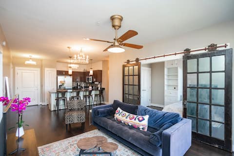 Top Airbnb: Beautiful Condo in the Heart of Downtown Nashville in Downtown