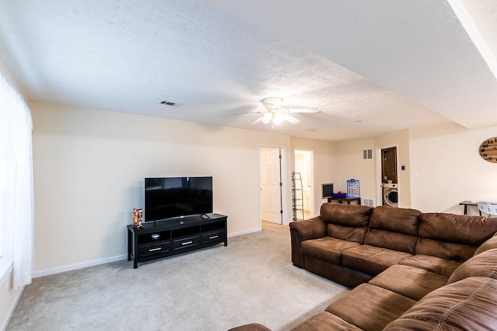 Private, Spacious 1 Bedroom Guest Suite - Lawrenceville, GA