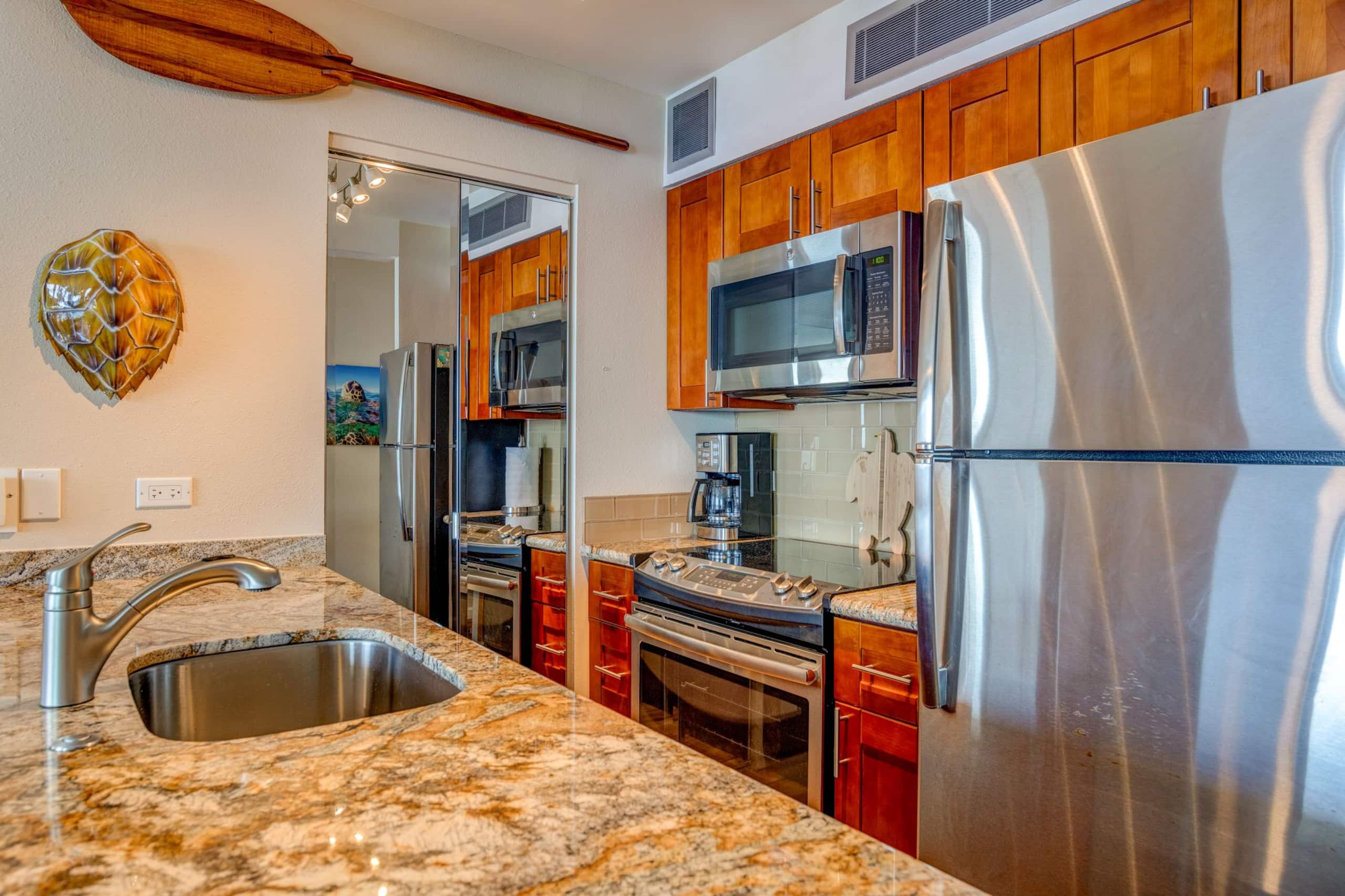 Condo in Lahaina · ★4.98 · Studio · 2 beds · 1 bath - Image 9