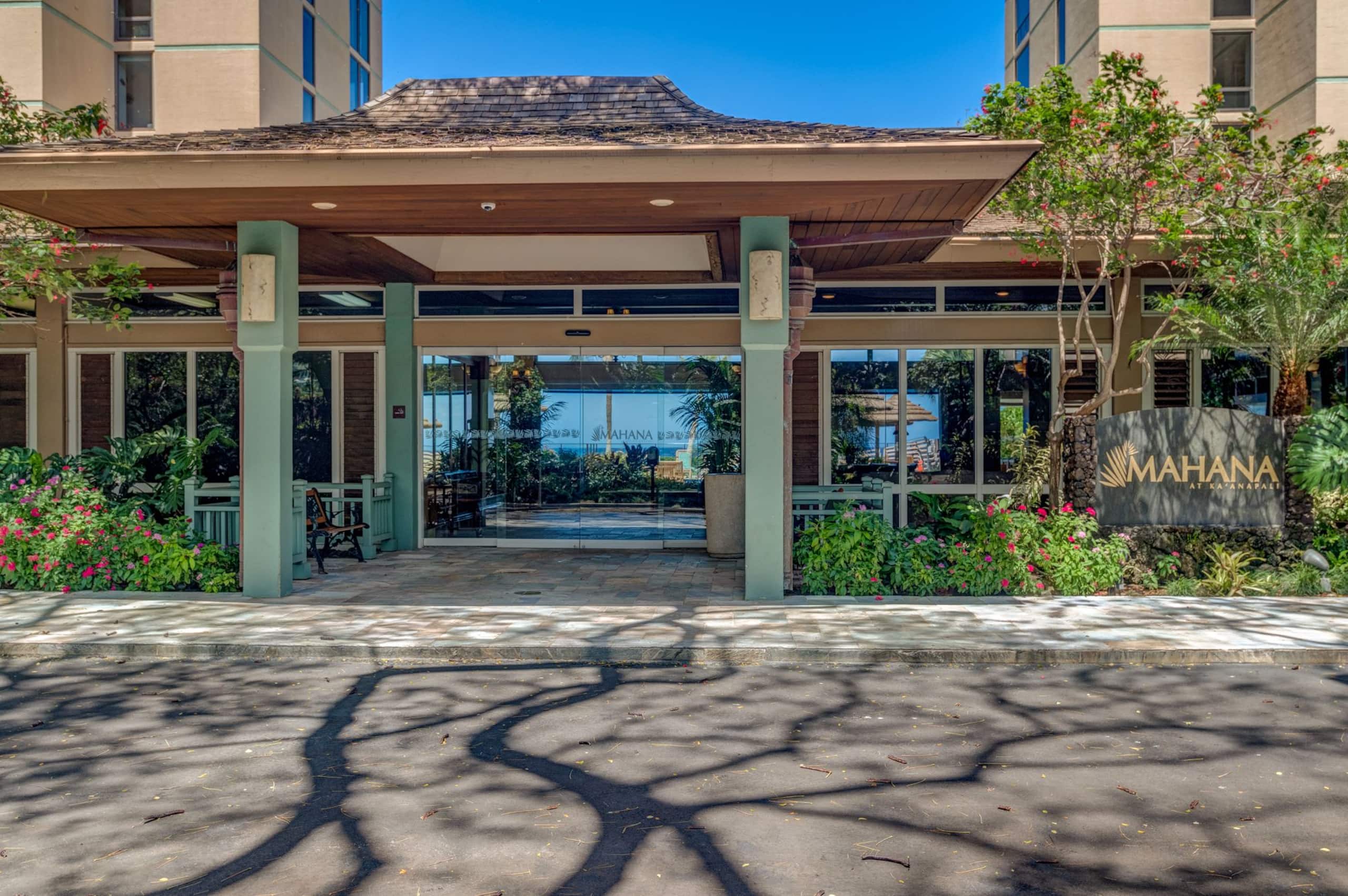 Condo in Lahaina · ★4.98 · Studio · 2 beds · 1 bath - Image 22