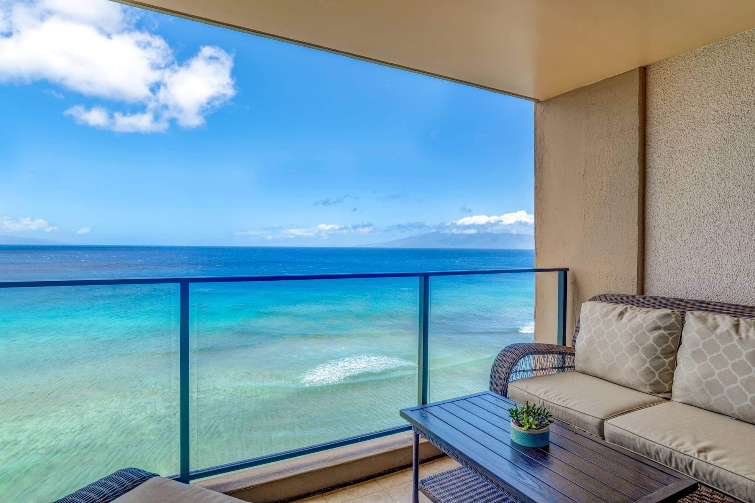 Condo in Lahaina · ★4.98 · Studio · 2 beds · 1 bath - Image 14