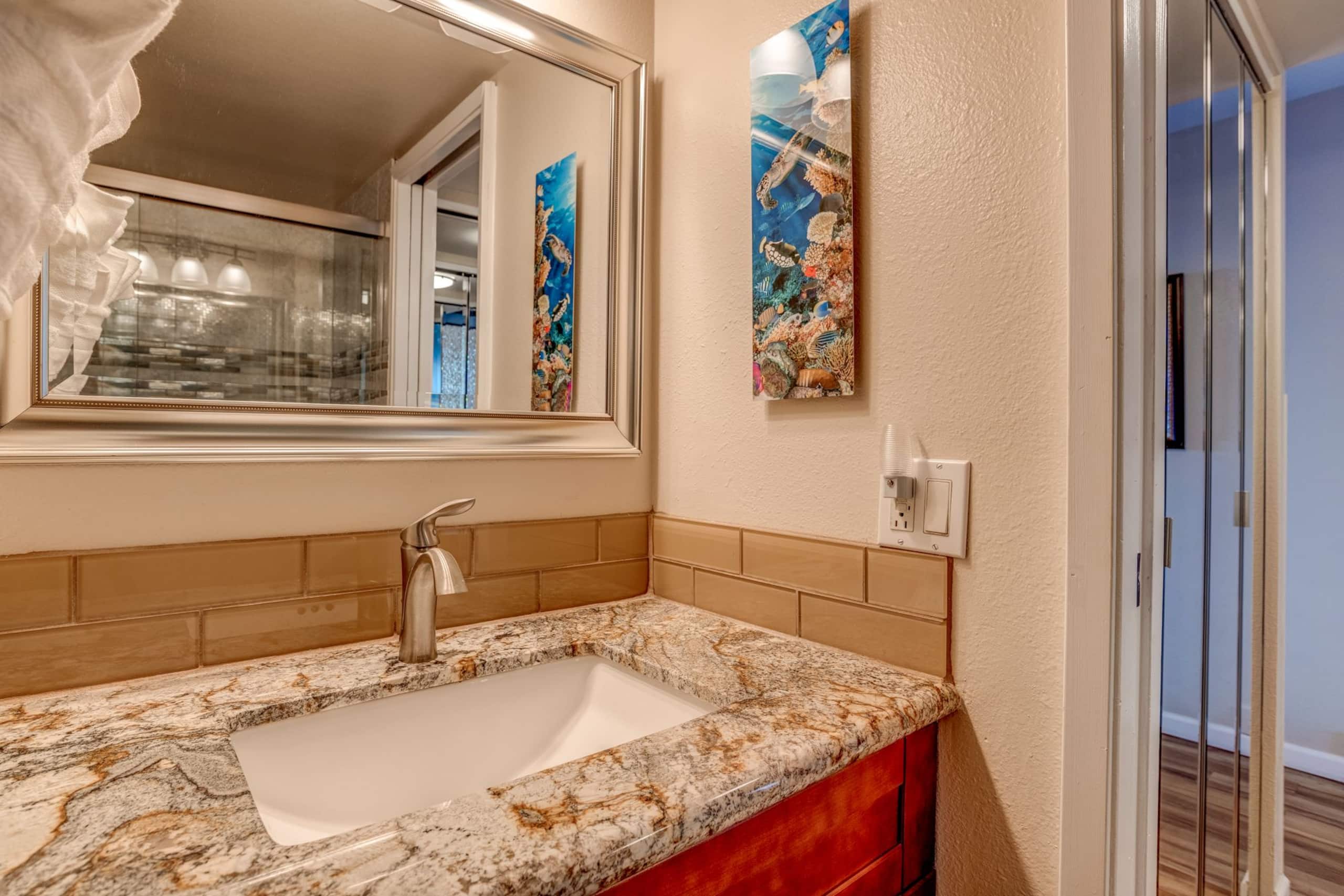 Condo in Lahaina · ★4.98 · Studio · 2 beds · 1 bath - Image 13