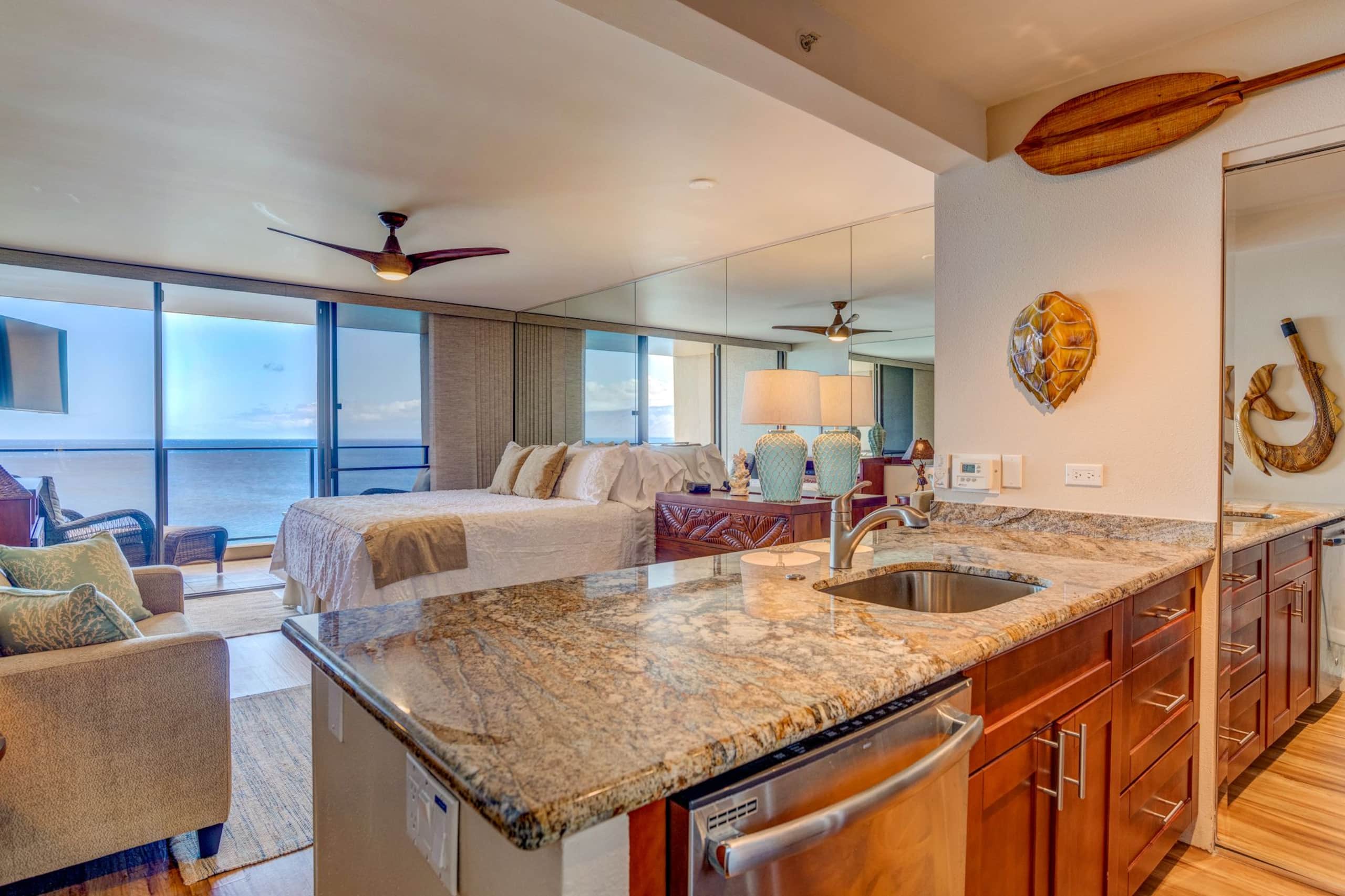 Condo in Lahaina · ★4.98 · Studio · 2 beds · 1 bath - Image 10