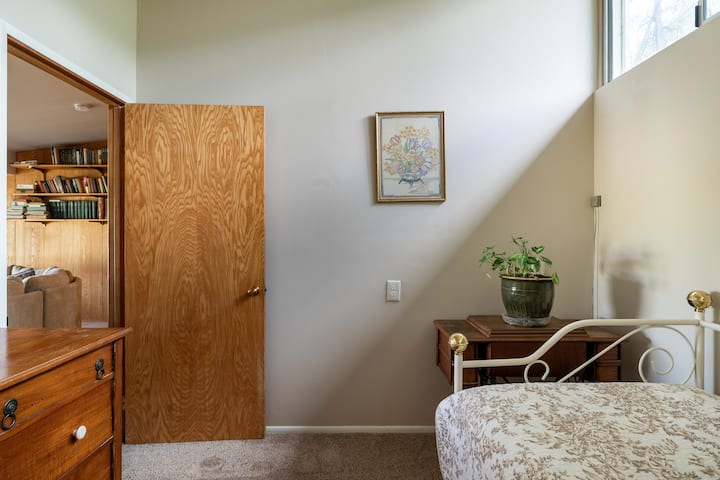 החדר הפנוי הראשון