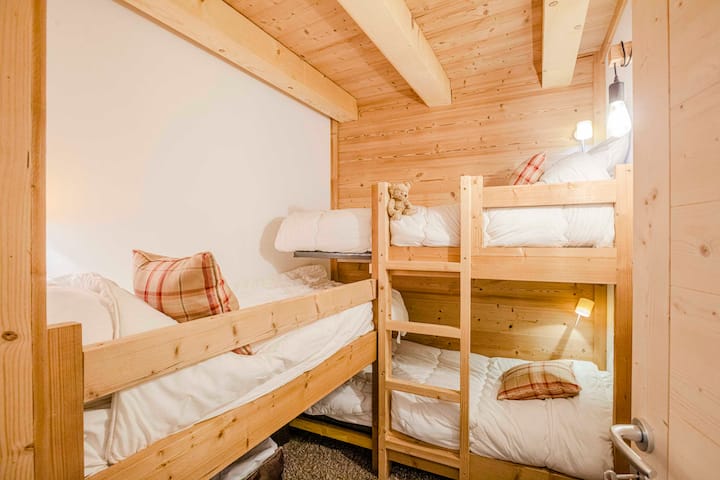 Стая с тройни легла