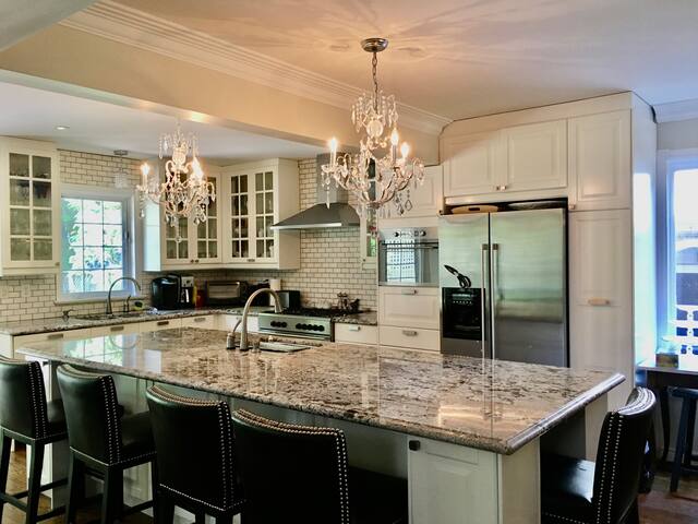 Executive Toronto Home Beaches/Bluffs area gallery image 2