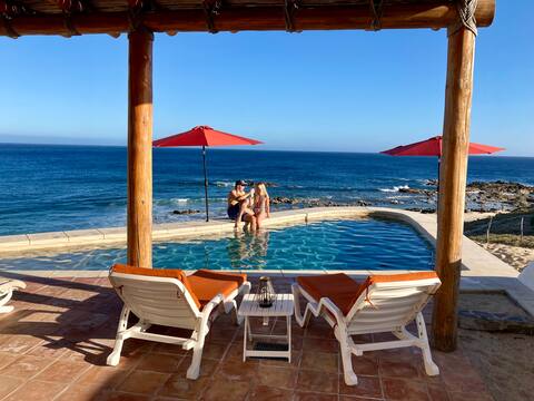 CASA de la COSTA * Dream-like Beachfront Escape *