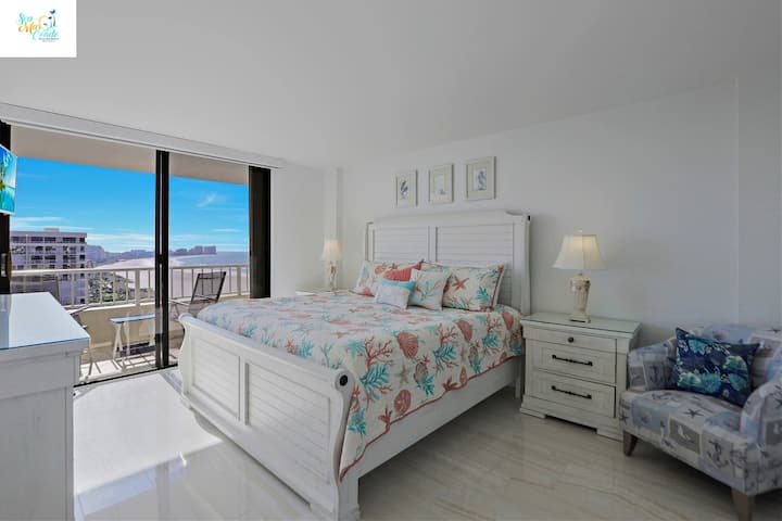 Camera da letto padronale (matrimoniale grande) con spettacolare vista sull'oceano