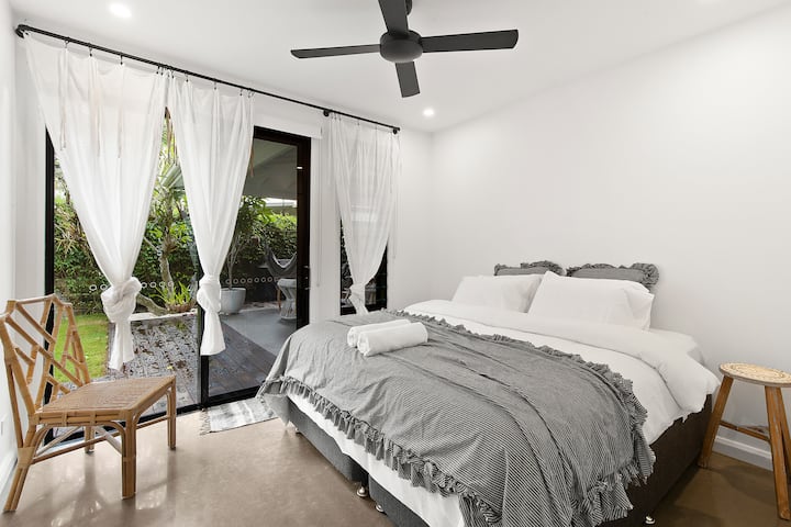 Chumba cha kulala aina ya King nne au vitanda viwili virefu