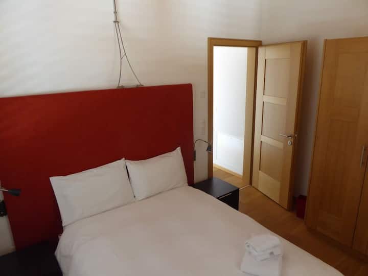 Საძინებელი 4