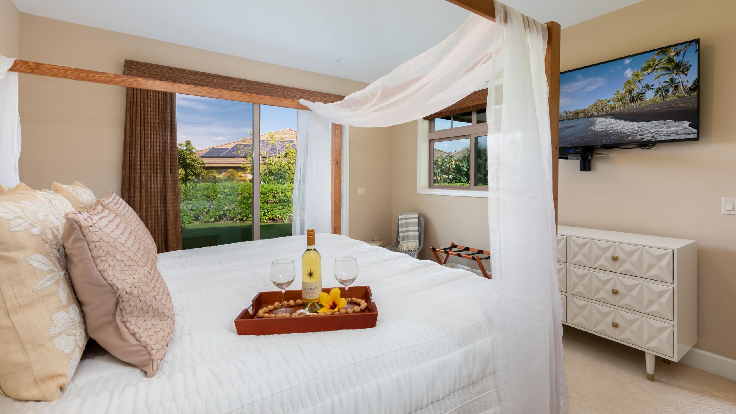 Home in Waimea · ★4.84 · 3 bedrooms · 5 beds · 3 baths - Image 12