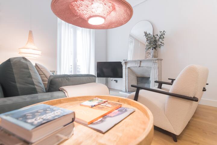 NEW 3 bedr, 50 mts Beach + FREE parking gallery image 5