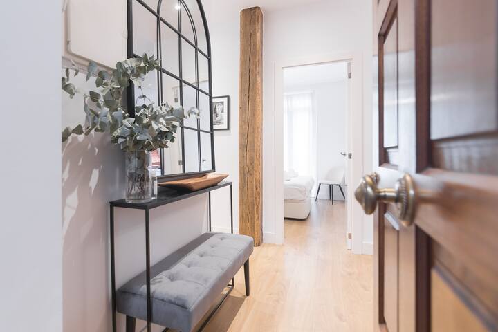 NEW 3 bedr, 50 mts Beach + FREE parking gallery image 2