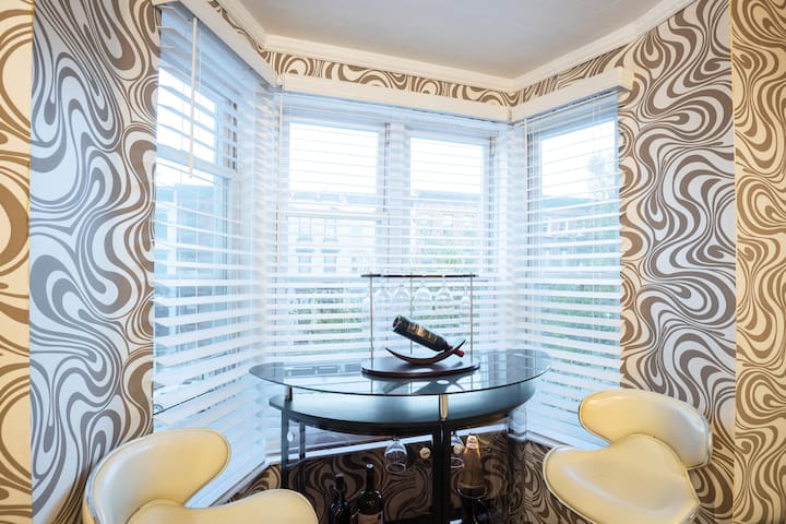 Luxury private apartment! gallery image 3