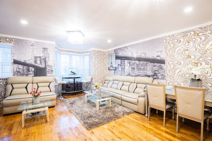 Luxury private apartment! gallery image 5