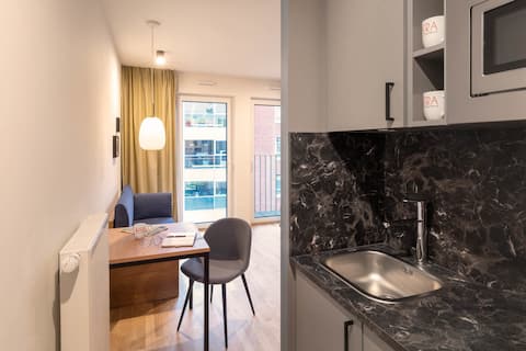 Top Airbnb: Apartment S - Queen bed in Bockenheim