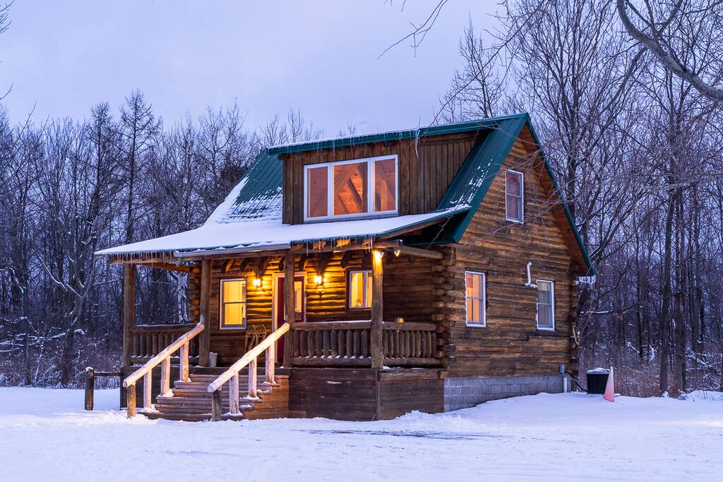 Comfy Cabin in Jamesville with a View