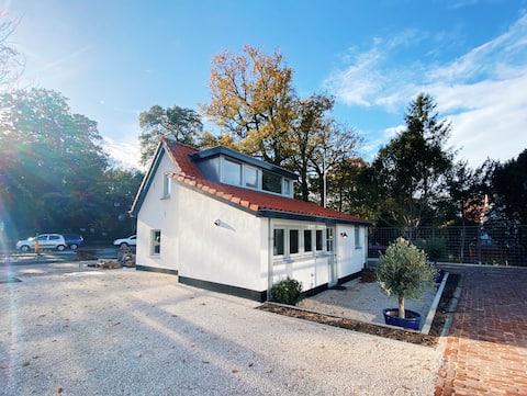 Cozy historical Cottage "Huisje HèHè"