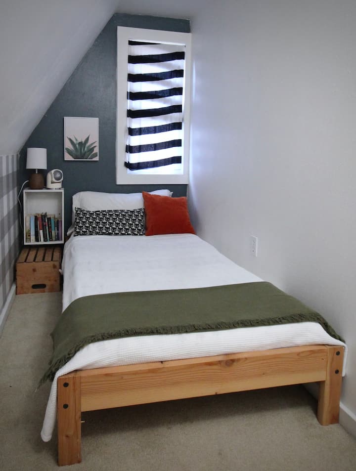 חדר שינה מיקרו, מיטה זוגית