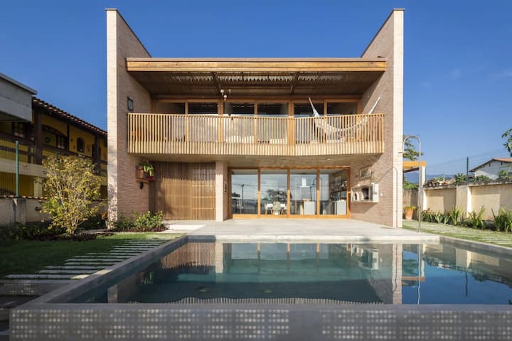 Modern House facing the sea in Jabaquara