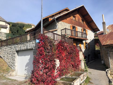 Mountain Chalet in Puy-Saint-André
