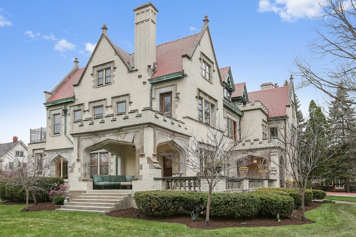 Burton H. Hales Mansion- Events Welcome! - Castles for Rent in Oak Park,  Illinois, United States