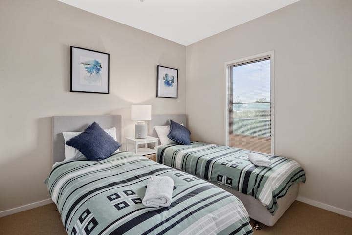 Cómoda habitación con dos camas