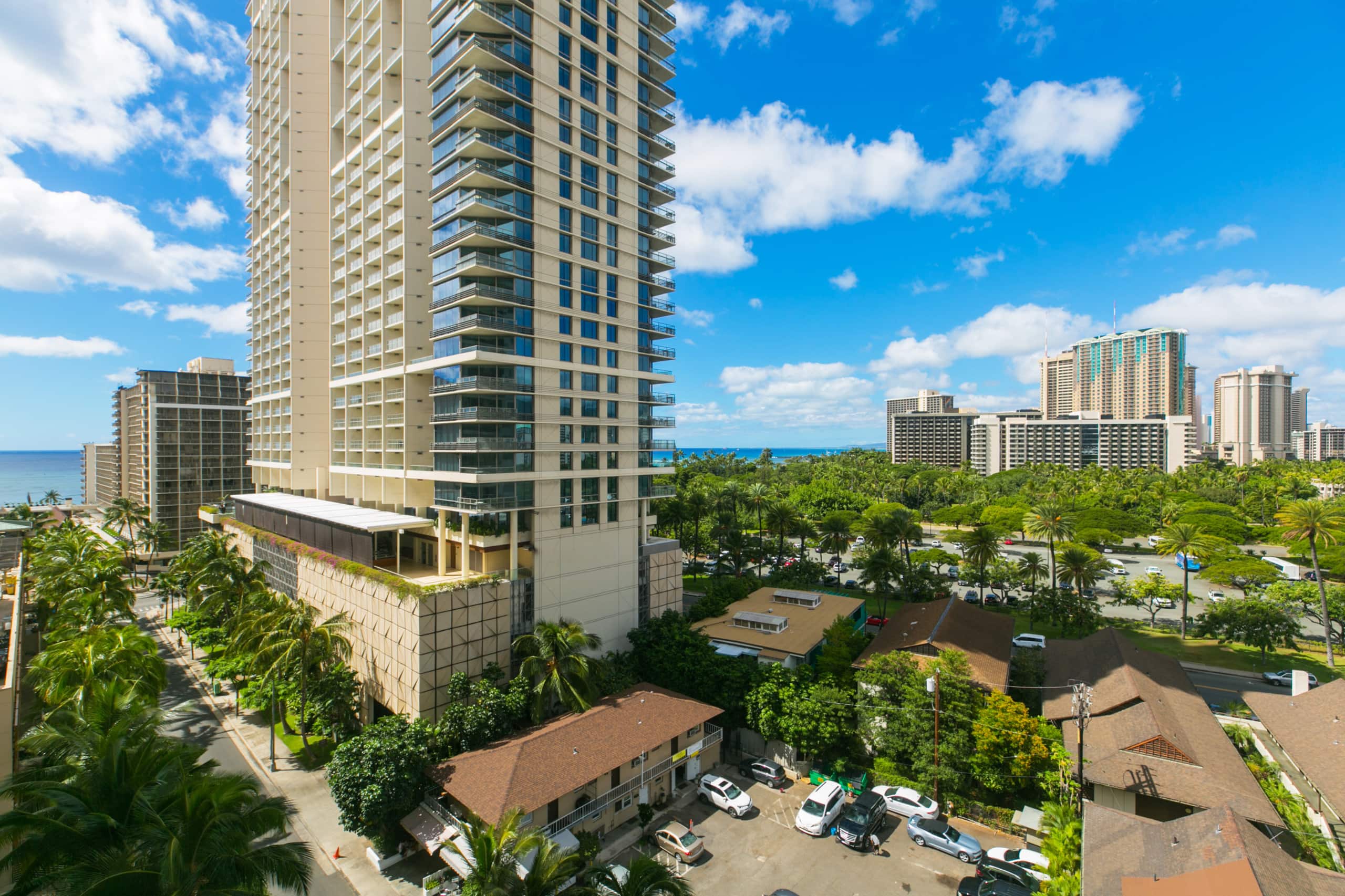 Condo in Honolulu · ★4.73 · 3 bedrooms · 4 beds · 2 private baths - Image 32