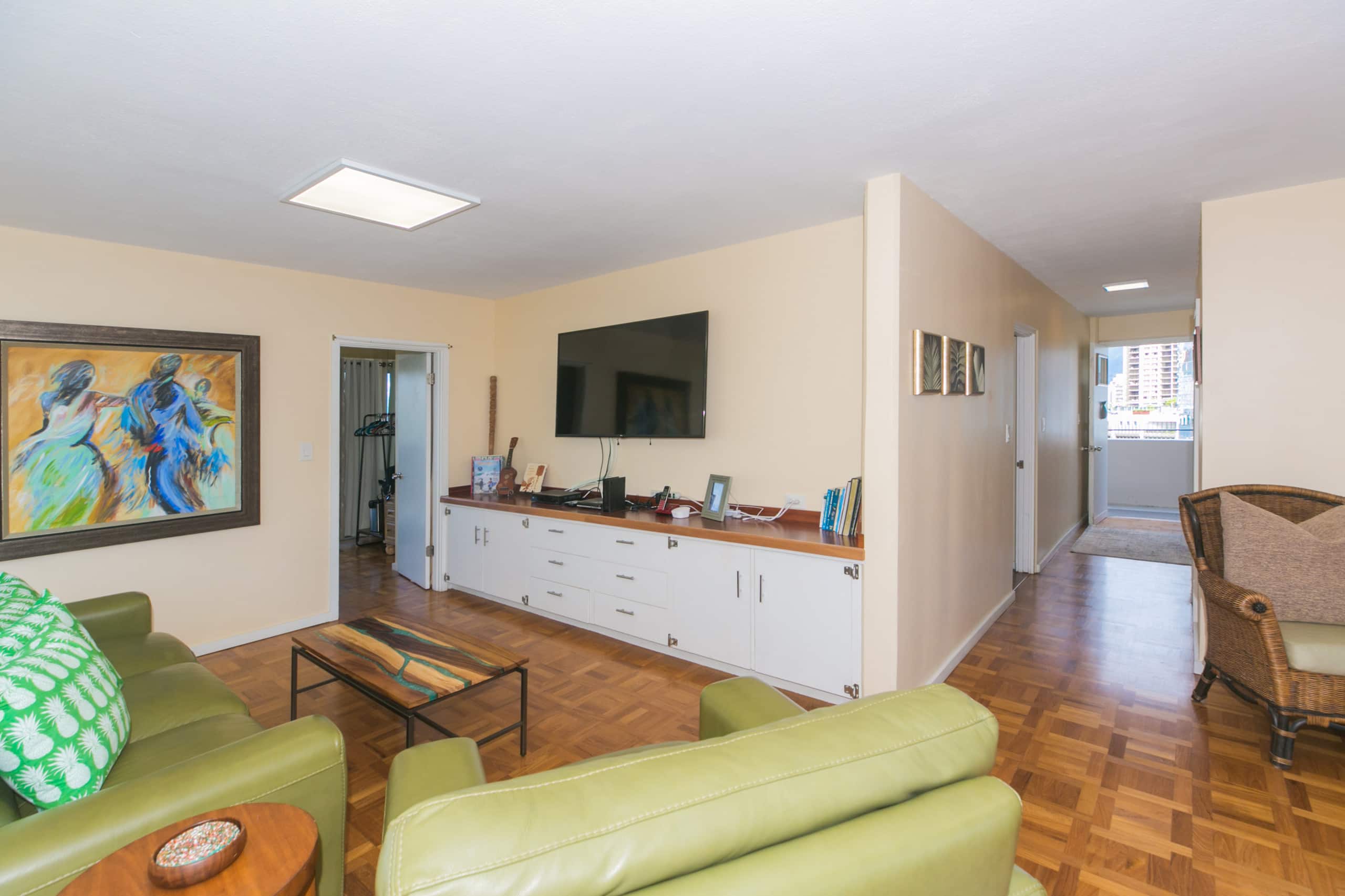 Condo in Honolulu · ★4.73 · 3 bedrooms · 4 beds · 2 private baths - Image 24