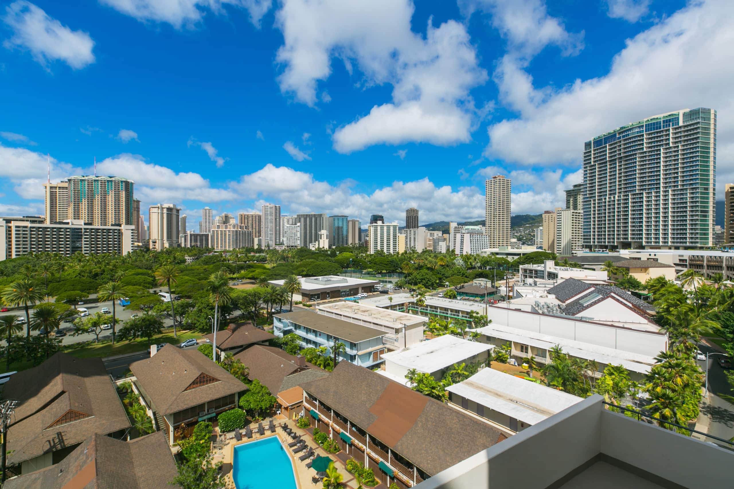 Condo in Honolulu · ★4.73 · 3 bedrooms · 4 beds · 2 private baths - Image 18