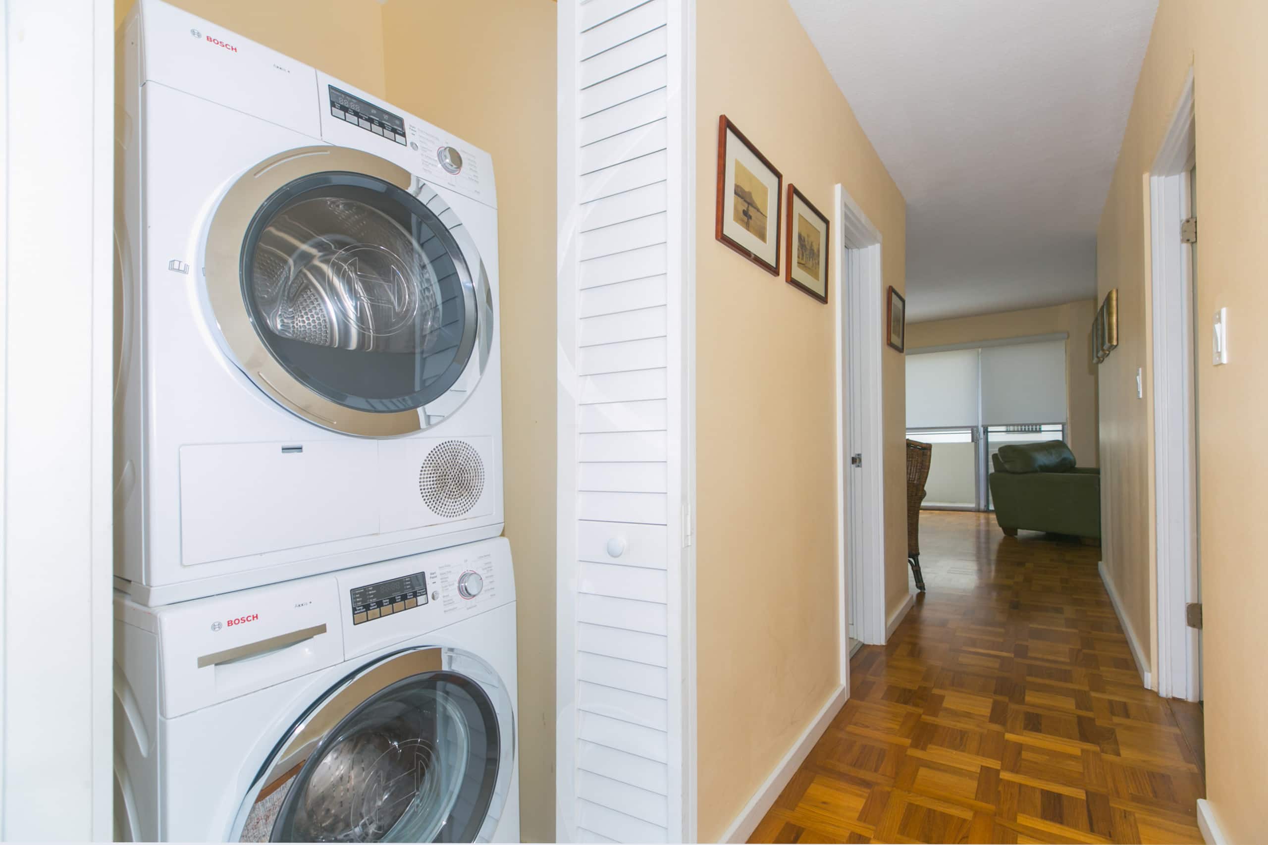 Condo in Honolulu · ★4.73 · 3 bedrooms · 4 beds · 2 private baths - Image 23