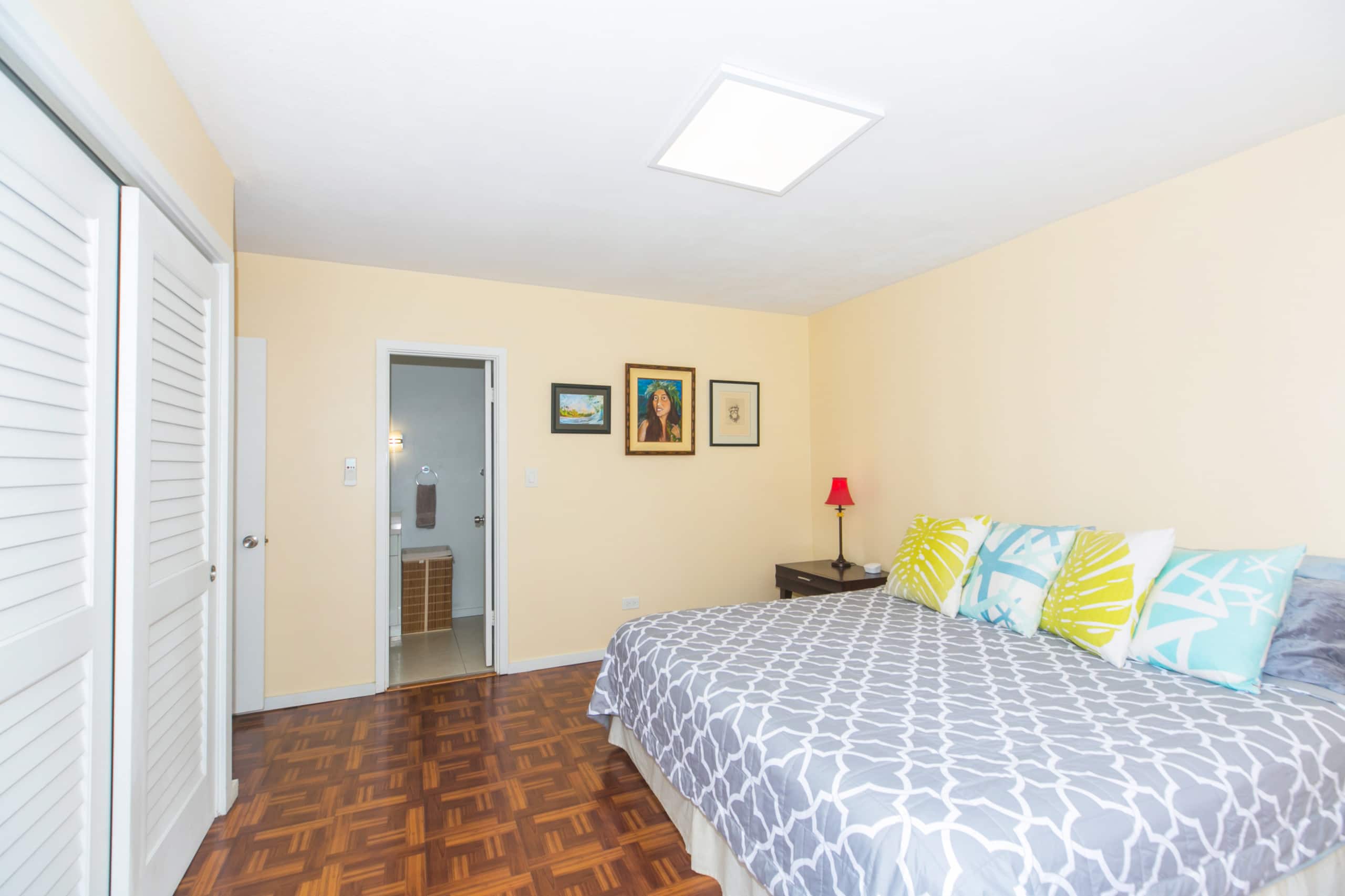 Condo in Honolulu · ★4.73 · 3 bedrooms · 4 beds · 2 private baths - Image 2