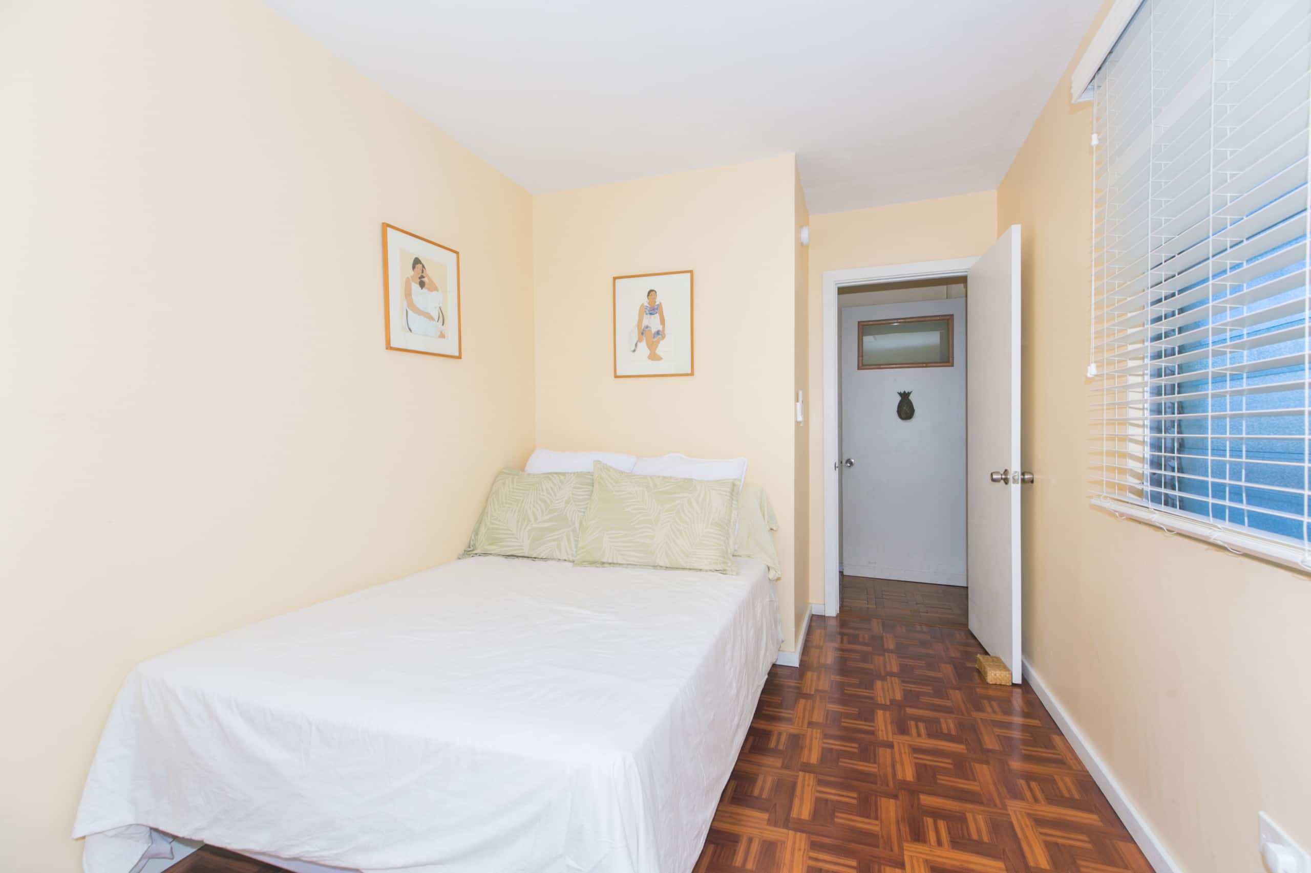 Condo in Honolulu · ★4.73 · 3 bedrooms · 4 beds · 2 private baths - Image 3