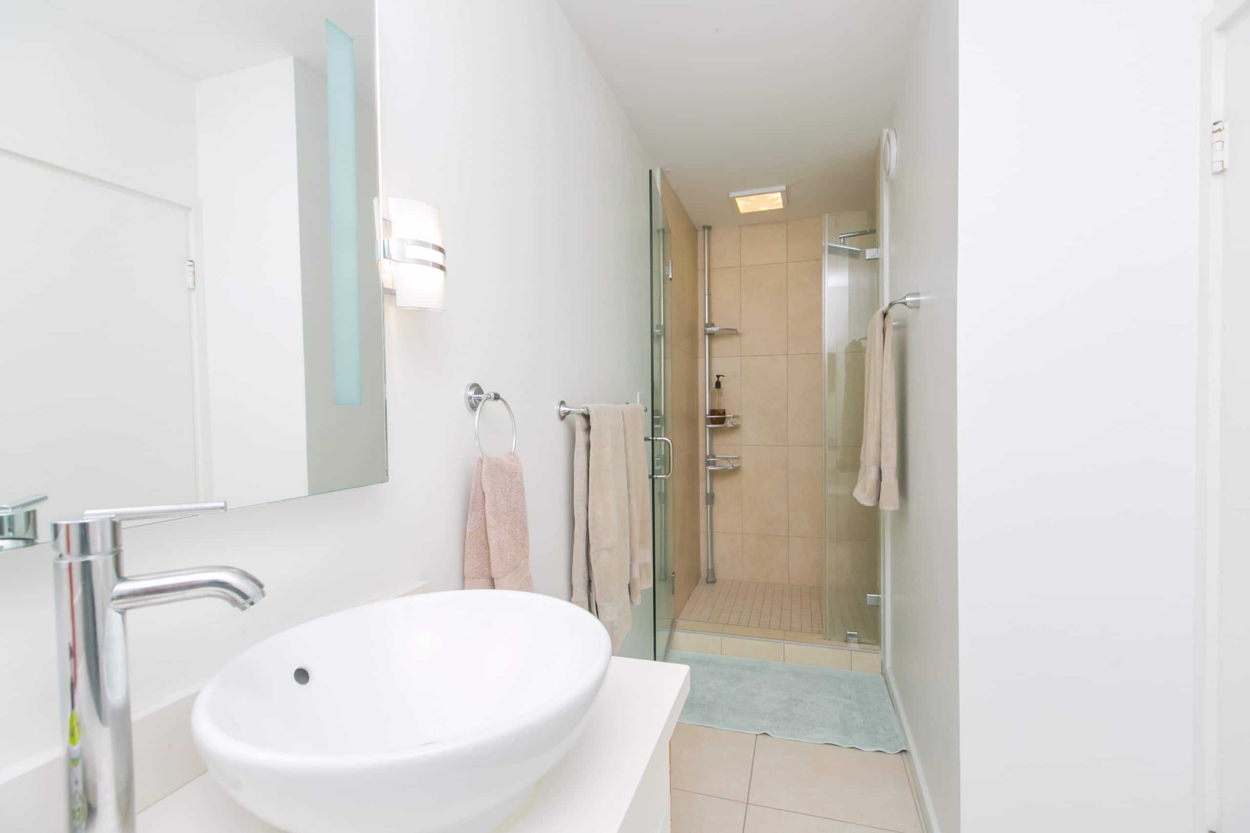 Condo in Honolulu · ★4.73 · 3 bedrooms · 4 beds · 2 private baths - Image 13